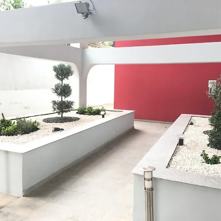 Alex 3 Bedrooms Duplex With Shared Pool *
