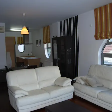 Alex 3 Bedrooms Duplex With Shared Pool Larnaca