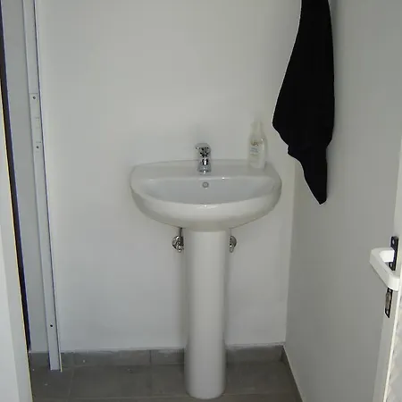 Alex 3 Bedrooms Duplex With Shared Pool Larnaca